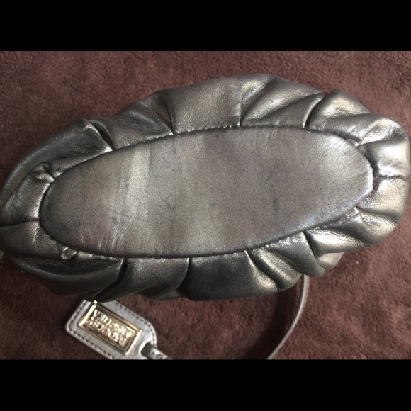 Badgley Mischka Crossbody Bag - Picture 13 of 16